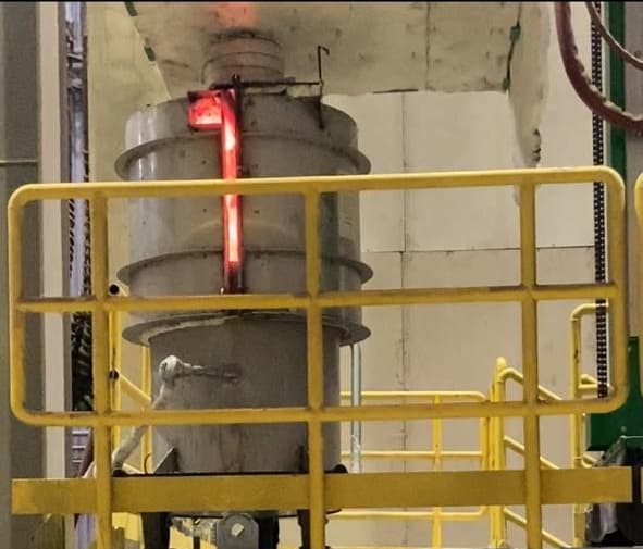 Sistema de combustión instalado en una planta industrial